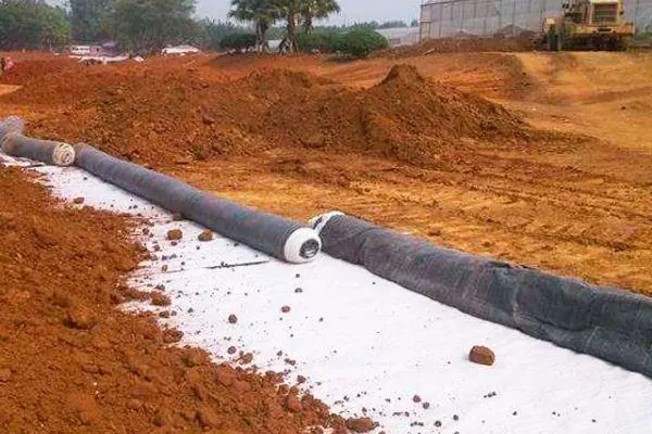 Geosynthetic Clay Liner (GCL) construction